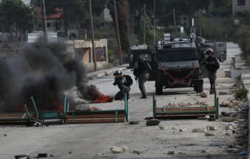 صورة من مواجهات ظهر اليوم قرب مدخل 