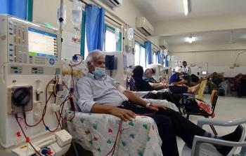 مرضى للكلى على أسرة مستشفيات غزة (أرشيف)