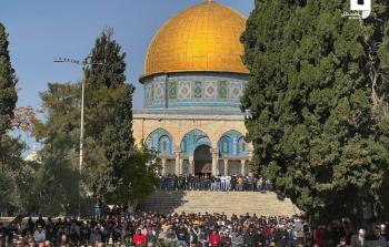 صورة من أداء صلاة الجمعة اليوم في المسجد الأقصى (تصوير: القسطل)