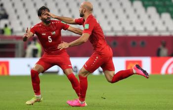 محمد صالح برفقه زميله مصعب البطاط