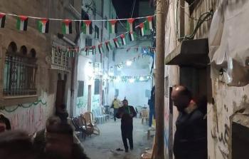 صورة تظهر إلقاء أمن السلطة قنابل الغاز على المحتفيين بالأسير المحرر 