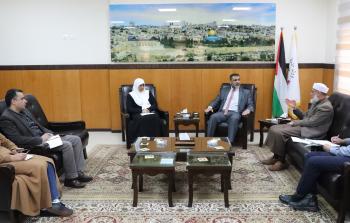 جانب من لقاء لجنة الرقابة بالتشريعي مع رئيس المجلس الأعلى للقضاء بغزة
