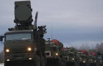 الحرب تتجه لتصعيد نووي (الأناضول)