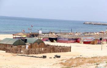 استراحة على شاطئ بحر غزة