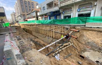 أحد الخنادق التي تُجهز لتجميع مياه الأمطار في مدينة غزة