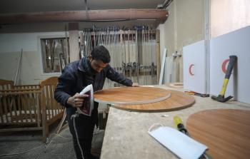 صورة من داخل ورشة النجارة