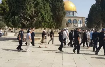 مستوطنون يقتحمون باحات المسجد الأقصى اليوم