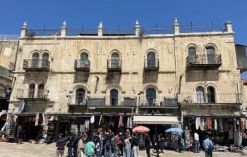 فندق البترا التاريخي في القدس المحتلة الذي اقتحمه المستوطنون أمس