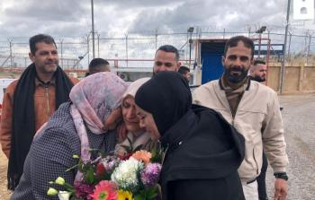 المحررة إيمان الأعور لحظة الإفراج عنها  (أرشيف)