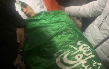 جثمان الشهيد عمر أبو عصب