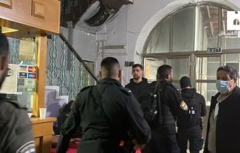 جانب من اقتحام قوات الاحتلال الفندق مساء اليوم الأحد