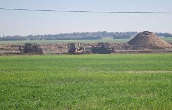 توغل آلية عسكرية داخل السياج الأمني المحيط بقطاع غزة          (أرشيف)