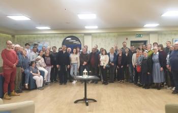 المتطرف غليك إلى جانب مستوطنين داخل مؤسسة 