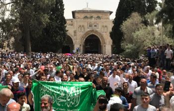 رفع راية حماس في ساحات المسجد الأقصى
