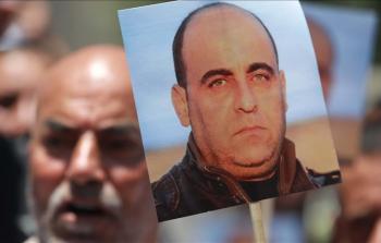 أحد النشطاء المنددين بجريمة اغتيال 