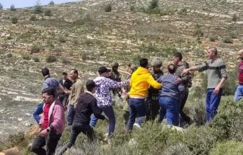 جانب من المواجهات مع الاحتلال والمستوطنين في بيت دجن قضاء نابلس (مواقع)