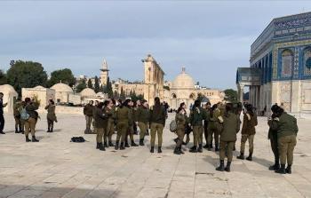 جنود الاحتلال يقتحمون الأقصى صباحاً