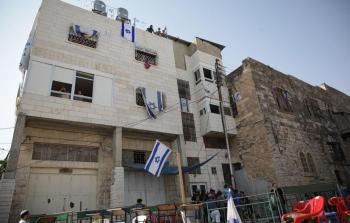 مستوطنون يستولون على منزل في الخليل - أرشيف