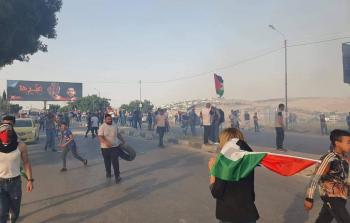 جانب من المواجهات مع الاحتلال أمس