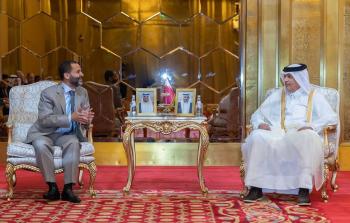 جانب من الاجتماع بين الغانم والأحمر