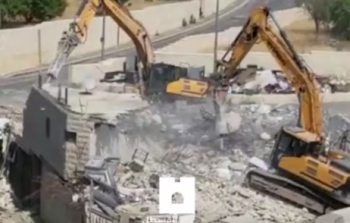 جرافات الاحتلال تهدم منزل المقدسي محمد جودة (القسطل)