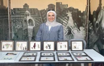 زينب القواسمي إلى جانب بعض أعمالها