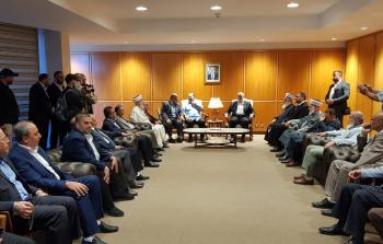 هنية يصل العاصمة اللبنانية وفي استقباله عدد من المسؤولين اللبنانين والفلسطينيين