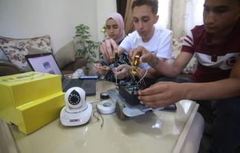 الأخوان راما وأحمد إبراهيم وزميلهم يوسف عقل