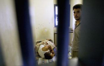 أسرى داخل سجون الاحتلال    (أرشيف)