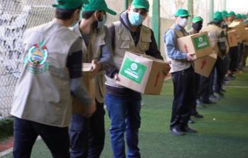 جانب من حملة حماس الإغاثية في المخيمات الفلسطينية بلبنان 