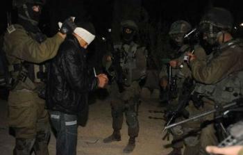 قوات الاحتلال تواصل اعتقال المواطنين بالضفة (صورة أرشيفية)