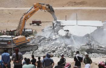 جانب من هدم الاحتلال المنزل والخيمة في يطا اليوم