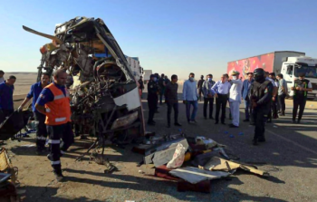 حادث التصادم في المنيا أسفر عن وقوع عشرات الضحايا (مواقع التواصل)