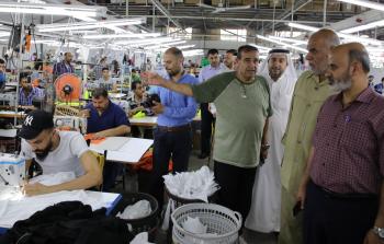 جولة النواب في أحد مصانع الخياطة بغزة