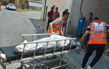 أحد شهداء المجازر المتواصلة التي يرتكبها الاحتلال بحق الفلسطينيين في قطاع غزة
