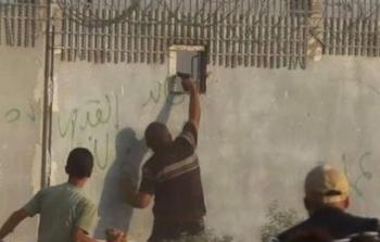مقاوم أخرج مسدسه ردا على قنص المتظاهرين وأطلق الرصاصة على رأس الجندي القناص