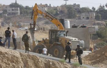 جرافات الاحتلال تهدم منشأة فلسطينية