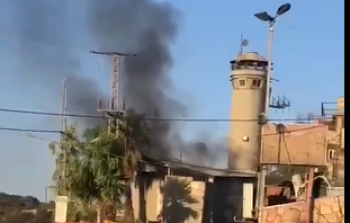 صور للبرج العسكري وهو يتصاعد منه الدخان
