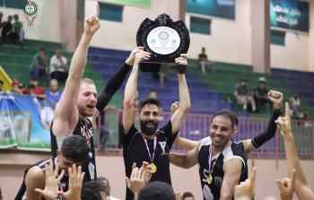 الشبان المسيحية يتوج بدوري السلة