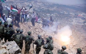 مواجهات في جبل صبيح خلال اعتداء قوات الاحتلال على مسيرات الفلسطينيين الاحتجاجية ضد الاستيطان في المنطقة (صورة أرشيفية)