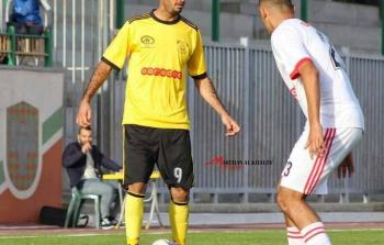 اللاعب طارق العطار