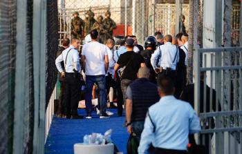 جانب من عملية طعن مستوطن بالقدس المحتلة مساء السبت