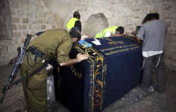 اقتحام قبر يوسف - أرشيف