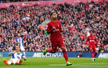 ليفربول يبدأ تحركاته لتمديد عقد نجمه البرازيلي