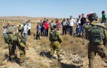 الاحتلال يهاجم قرية جنوب نابلس