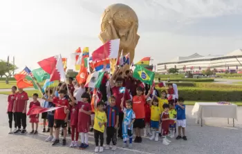 قطر تفتتح كأس عالم في المخيمات السورية قبل انطلاق المونديال