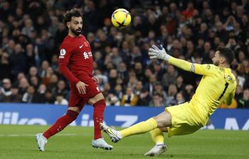 محمد صلاح يقود ليفربول لفوز ثمين على توتنهام وأرسنال يستعيد الصدارة
