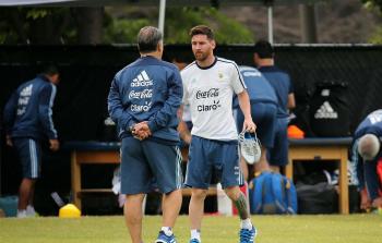 اللقاء البارد يتجدّد بين ميسي ومارتينو