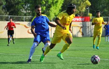 خطاب لاعب شباب جباليا بالقميص الأصفر