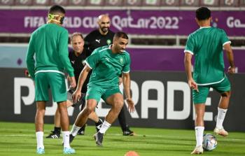 هذا ما فعله وليد الركراكي مع اللاعبين قبل مباراة المغرب وإسبانيا